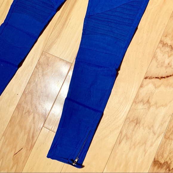 Moto Leggings with Zipper Ankle Detail - Picture 6 of 7